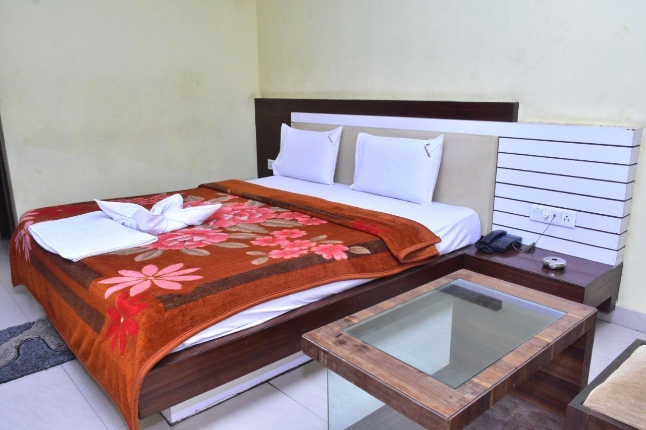 Hotel Mid East Haridaspur Εξωτερικό φωτογραφία