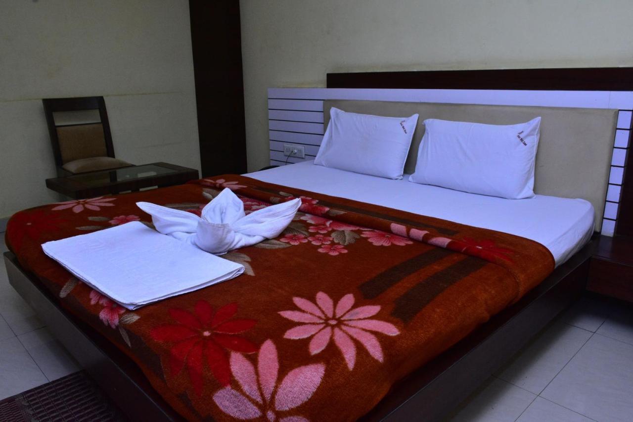 Hotel Mid East Haridaspur Εξωτερικό φωτογραφία
