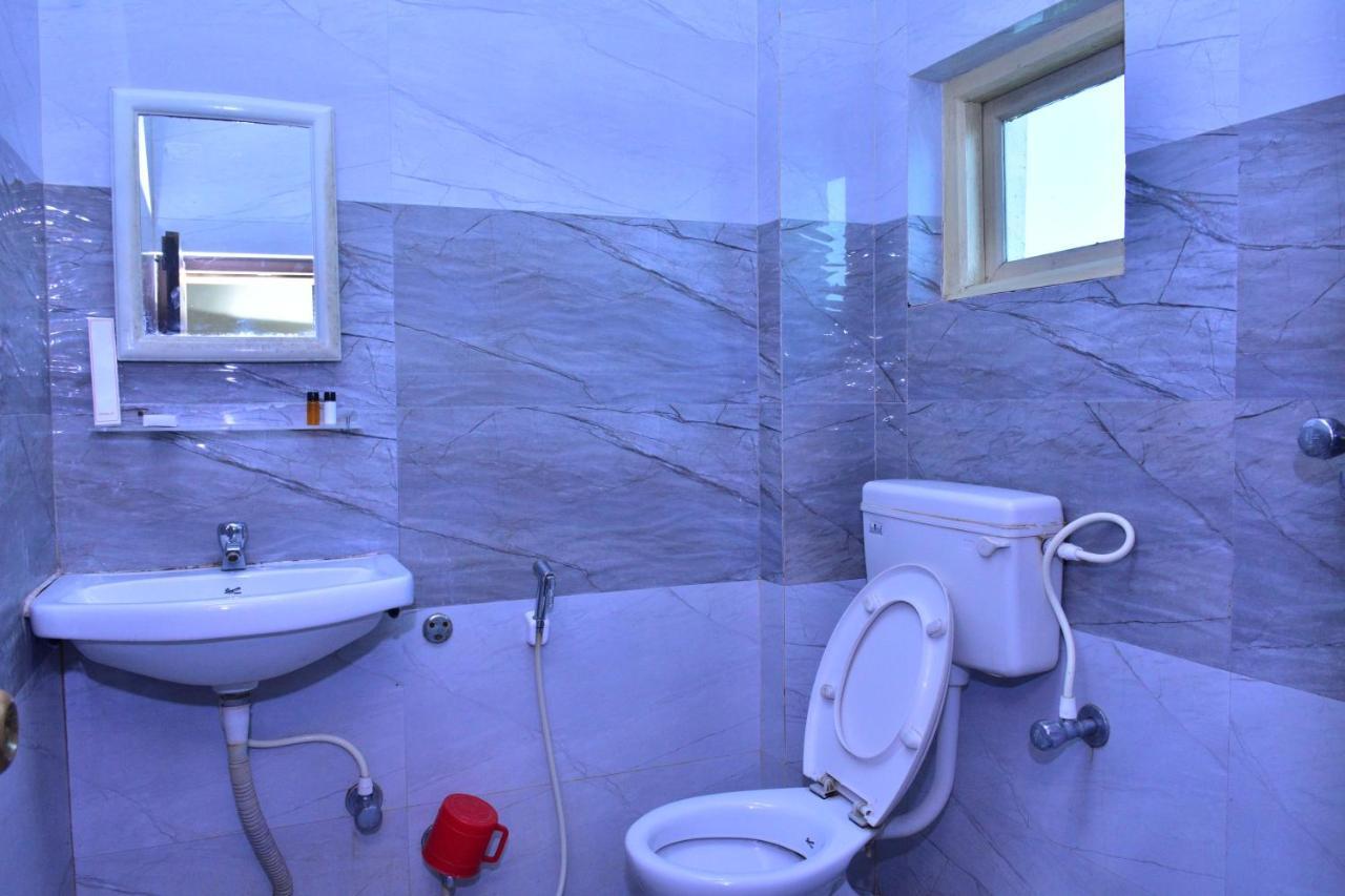 Hotel Mid East Haridaspur Εξωτερικό φωτογραφία