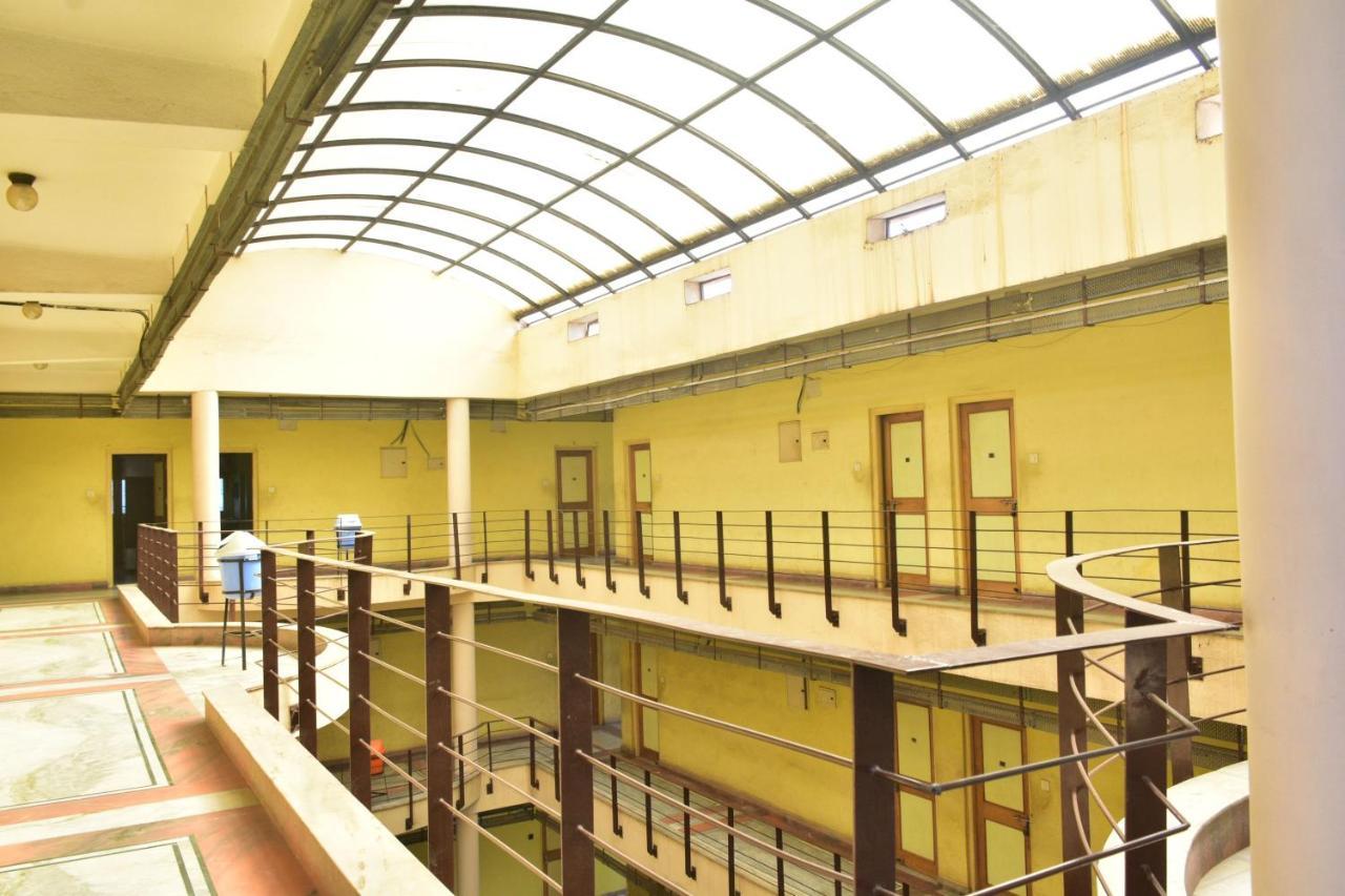 Hotel Mid East Haridaspur Εξωτερικό φωτογραφία